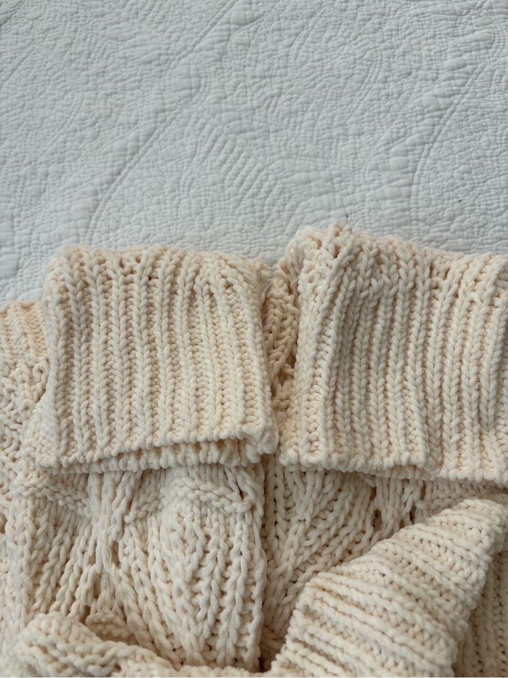 POL Open-Work Cable-Knit Cropped Turtleneck Sweater. Cream Size Small. Nice! - Picture 16 of 16